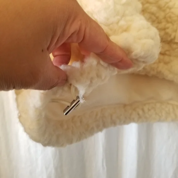 AMI | NWT Faux Shearling Hoodie - Picture 6 of 13